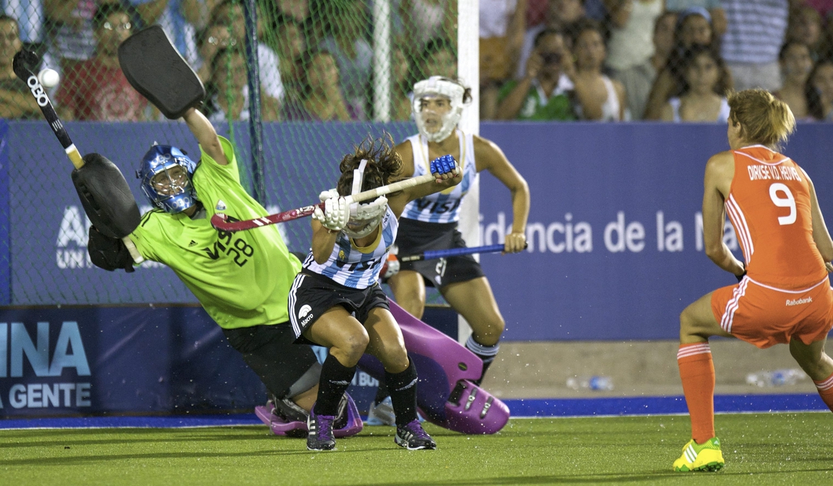NED v ARG - FIH Frank Uijlenbroek.jpg